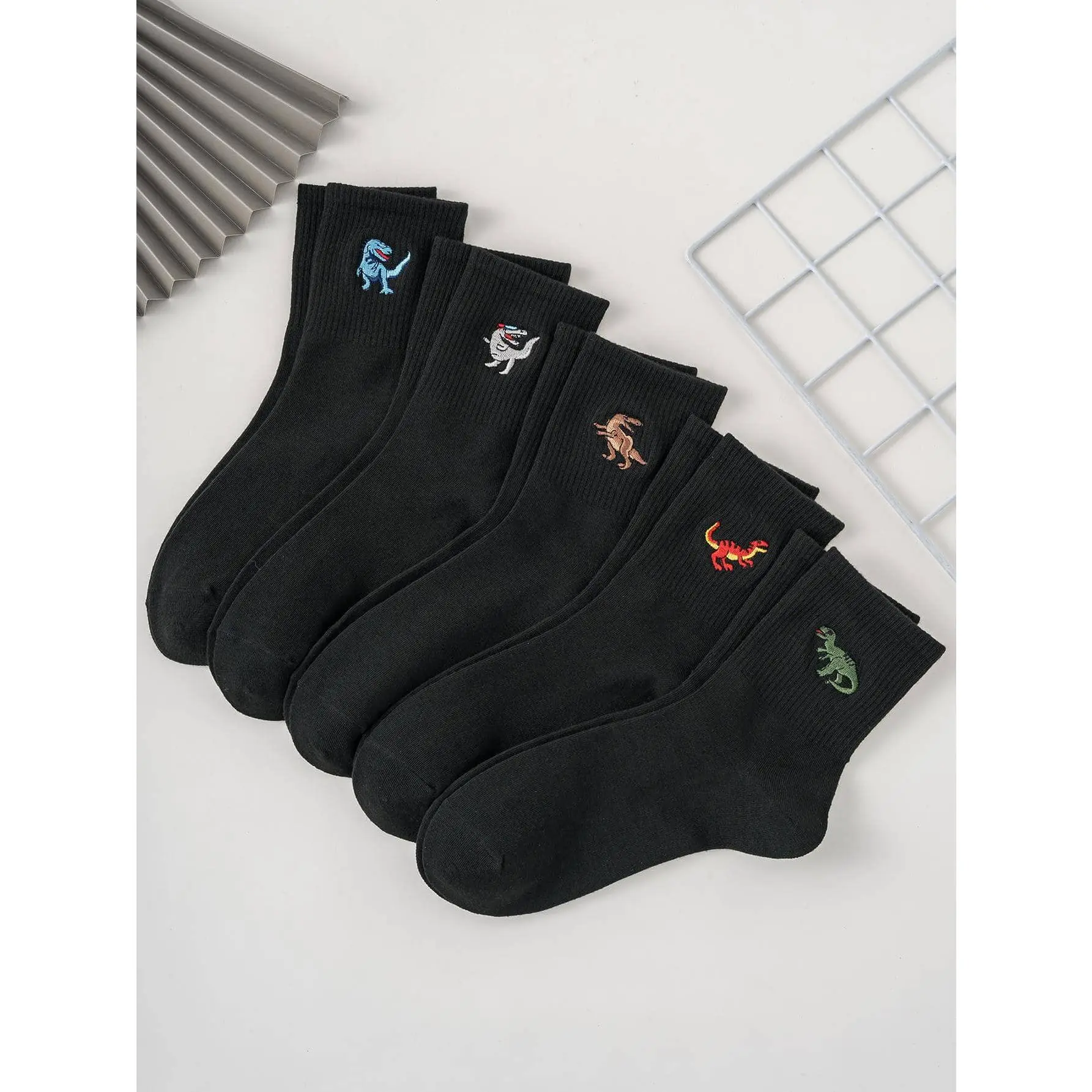 Men's Basic Embroidered Dinosaur Pattern Socks, Four Seasons Style, European And American Sizes, Sufficient Size, Comfortable, Breathable