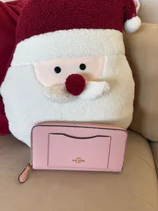 Pre-owned COACH Leather Wallet Pink Zip Around in Brand New Condition