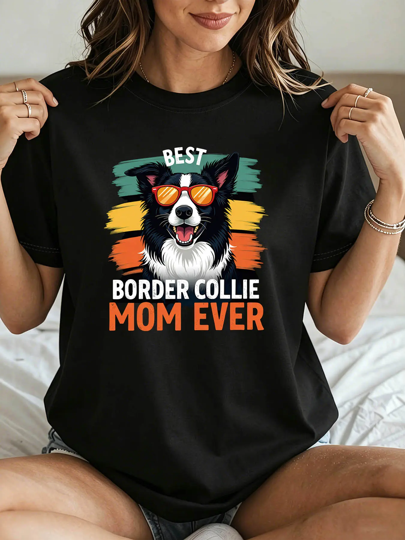Women's Border Collie Mom Graphic T-Shirt - Shortleeve Top, Round Neck Unisex Apparel, Black White Retro Cute Dog Lover Pet Owner Casual Everyday Spring Summer Outfit, Shortsleeve, Printed