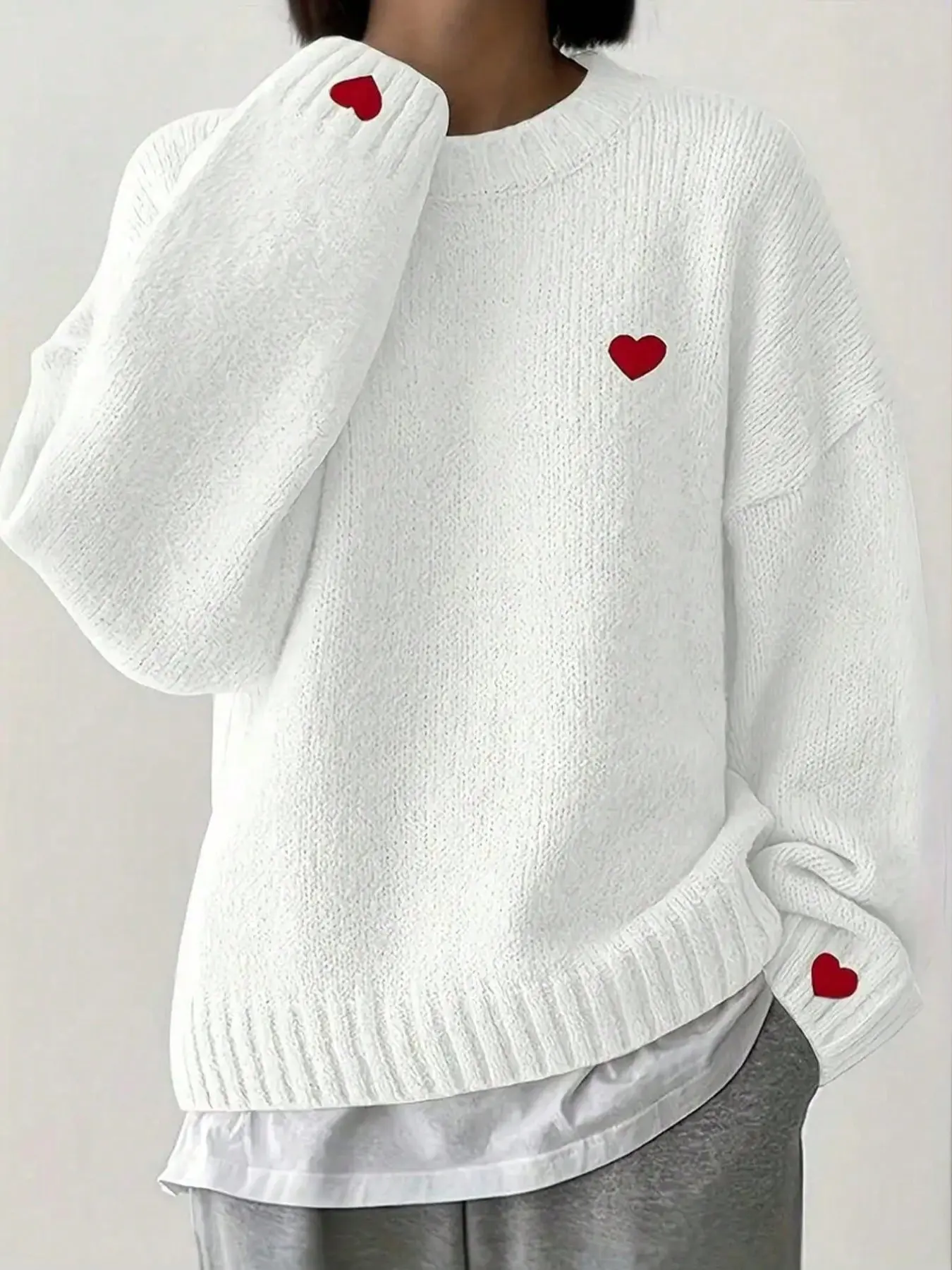 Women's Fashion Heart Decor Knitted Sweater, Round Neck Long Sleeve Loose Fit Sweet Style, Basic Casual Spring Fall Daily Wear Top Knitwear Womenswear Fitted Knitting