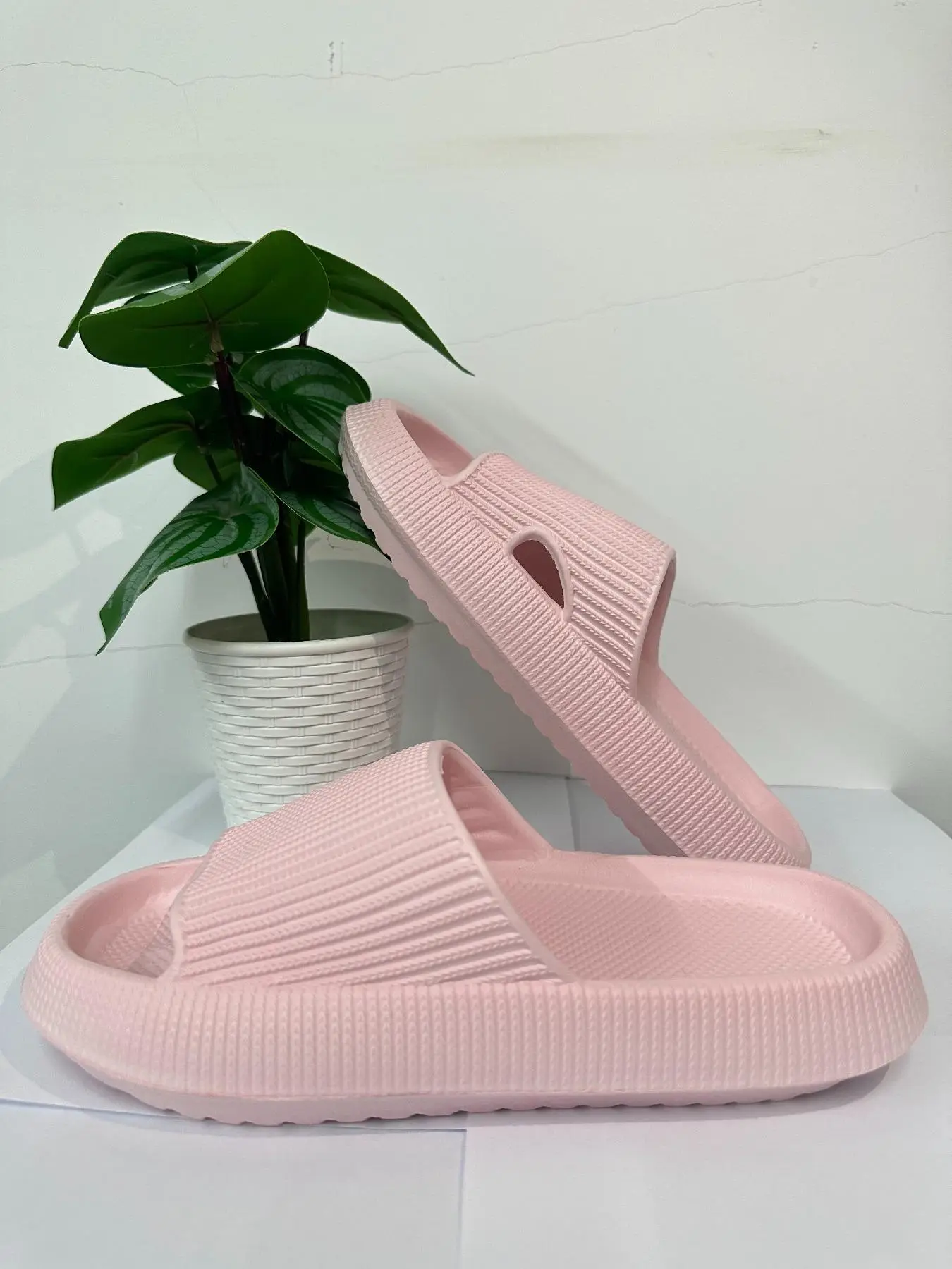 Summer 2024 Women's Casual Plain Hollow Out Design Slippers, Comfortable Soft Slippers For Indoor Outdoor Wear, Chunky Platform Slippers For Bathroom