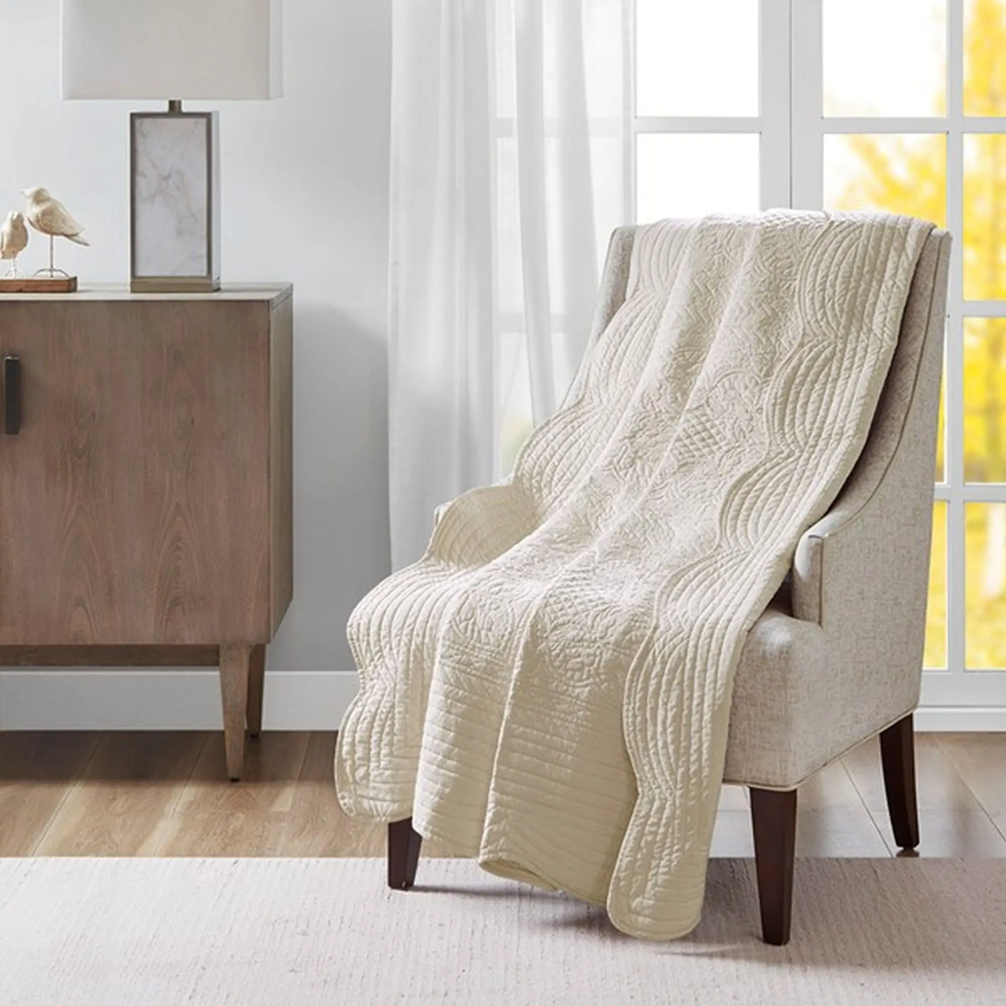 Tuscany Oversized Quilted Throw with Scalloped Edges