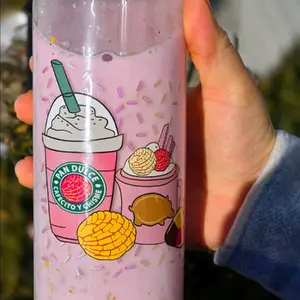 16oz Pan dulce Cafecito y Chisme Snow globe tumbler