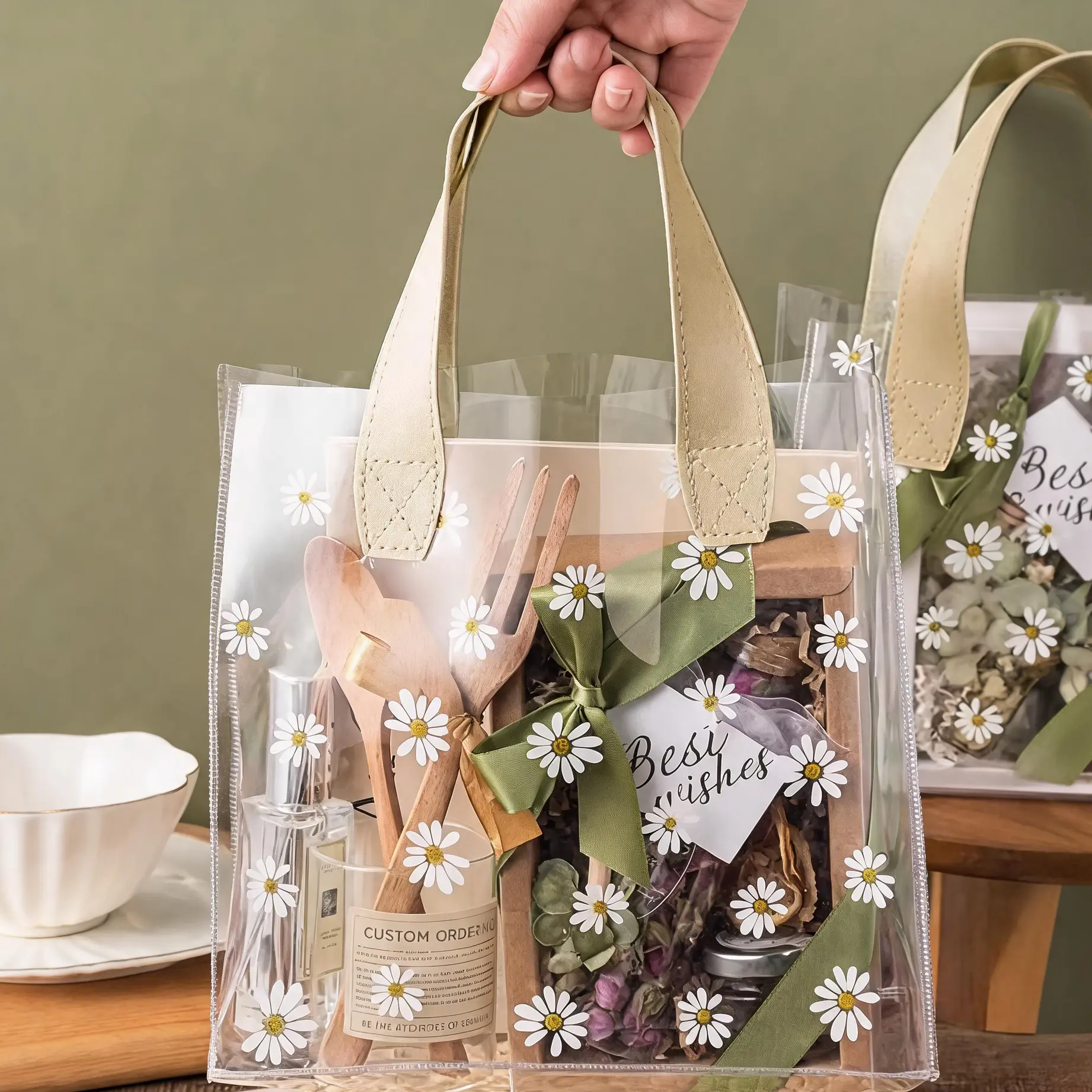 Clear Daisy Floral Charm Aesthetic Tote Bag, Cute Gift Bag for Women, Wedding or Birthday Gift Ready Packaging, Trendy Versatile Handbag for Daily Use