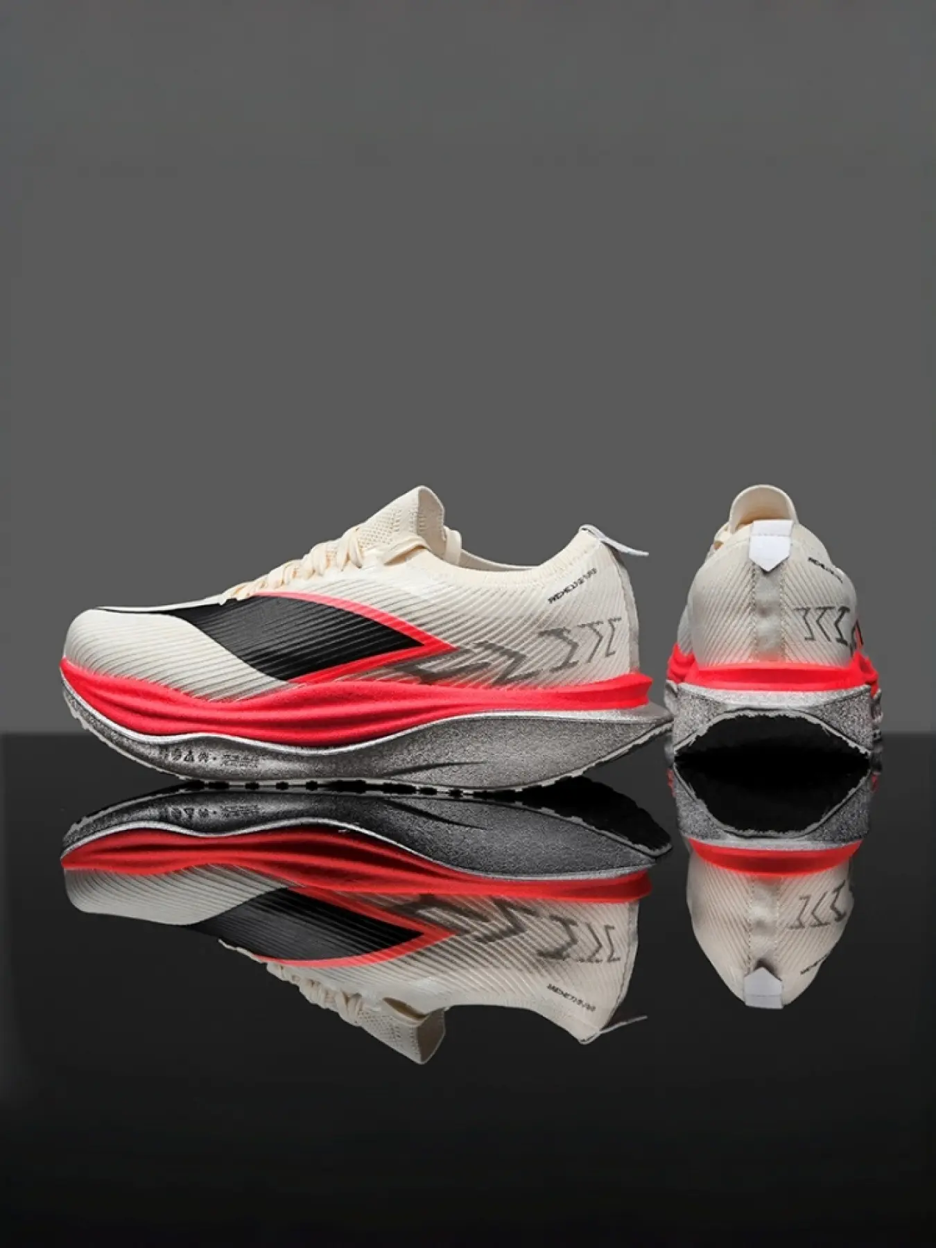 1 pair of unisex carbon-plate racing running shoes, Running athletic shoes, Breathable running sneakers, Running Trainers, Flyknit Breathable Upper + Supercritical Foam Midsole + Fluorescent Tech, Pro Running, Night Commute, Top Cushion Bounce