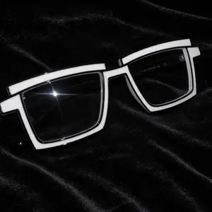 Black and White Fashion Frames - Stylish Square Design for Trendy Looks