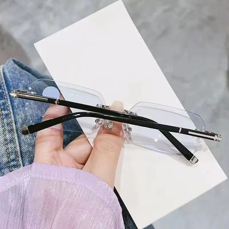 Elegant Reading Glasses for Men and Women, Slim Metal Frame, Ideal for Extended Reading and Close-Up Tasks