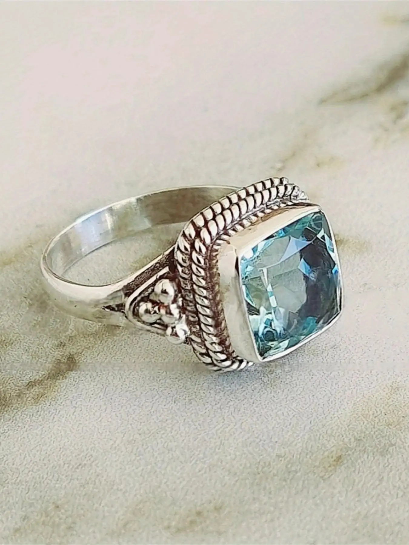 Vintage Elegant Synthetic Aquamarine Blue Cubic Zirconia Ring Charm Women Silvery Birthstone Ring Wedding Engagement Proposal Promise Ring The Best Choice for Wearing At A Dinner Party Artificial Gemstone Ring