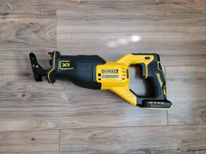NEW Dewalt 20v Volt XR Reciprocating Saw Sawzall (DCS382B)