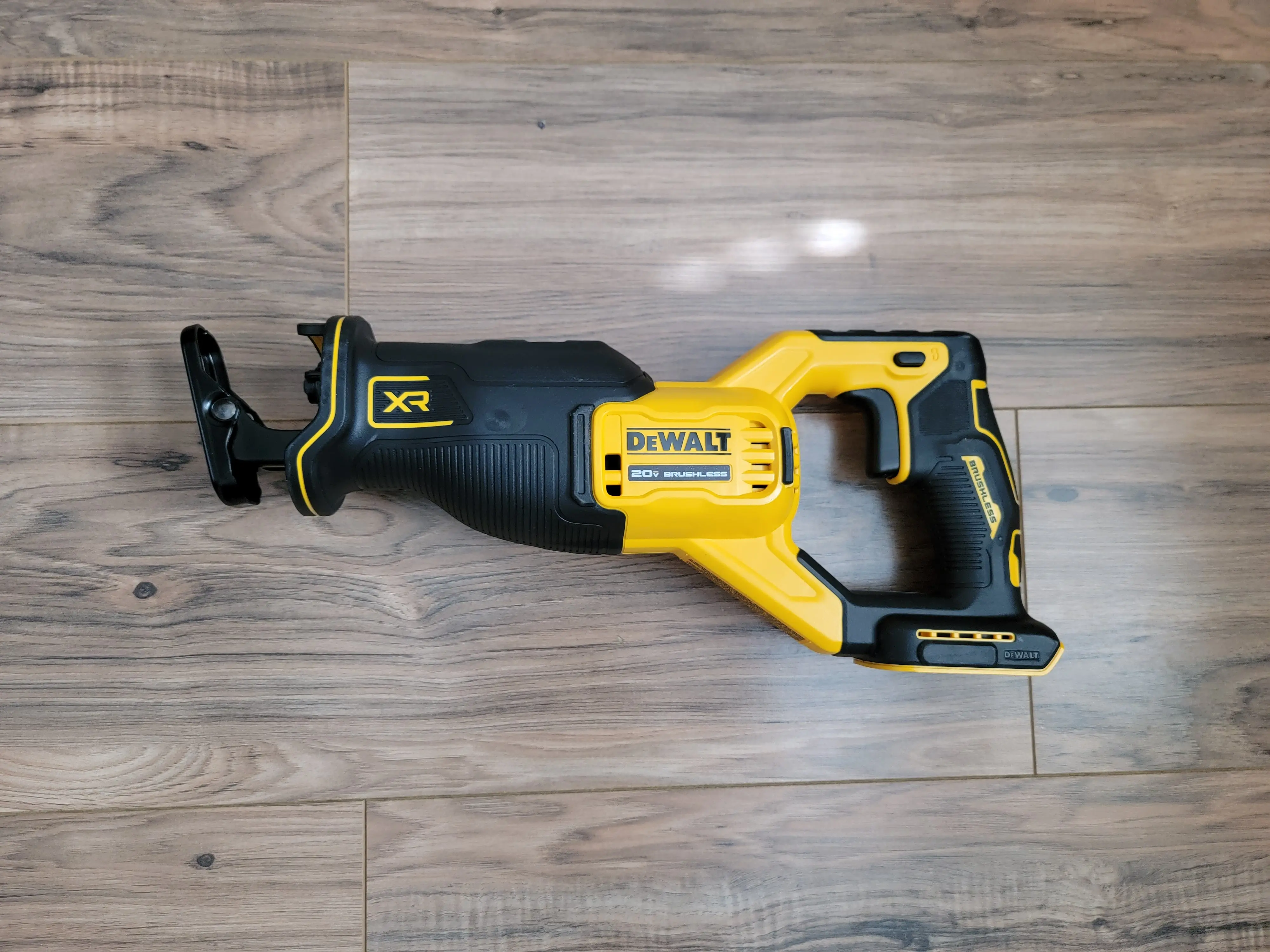 NEW Dewalt 20v Volt XR Reciprocating Saw Sawzall (DCS382B) NEW Dewalt 20v Volt XR Reciprocating Saw Sawzall (DCS382B)