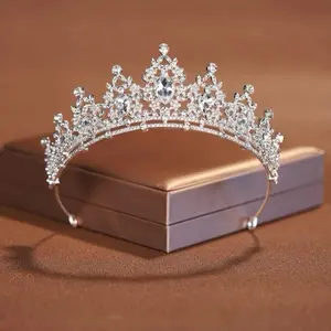 Crown for flower bouquet Anniversary Engagement Birthday