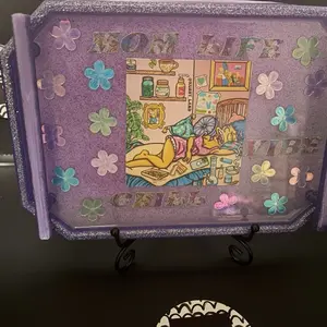 Resin Art Tray - Purple Glitter Design with Floral Patterns and "Mom Life" Text - Versatile for Various Uses