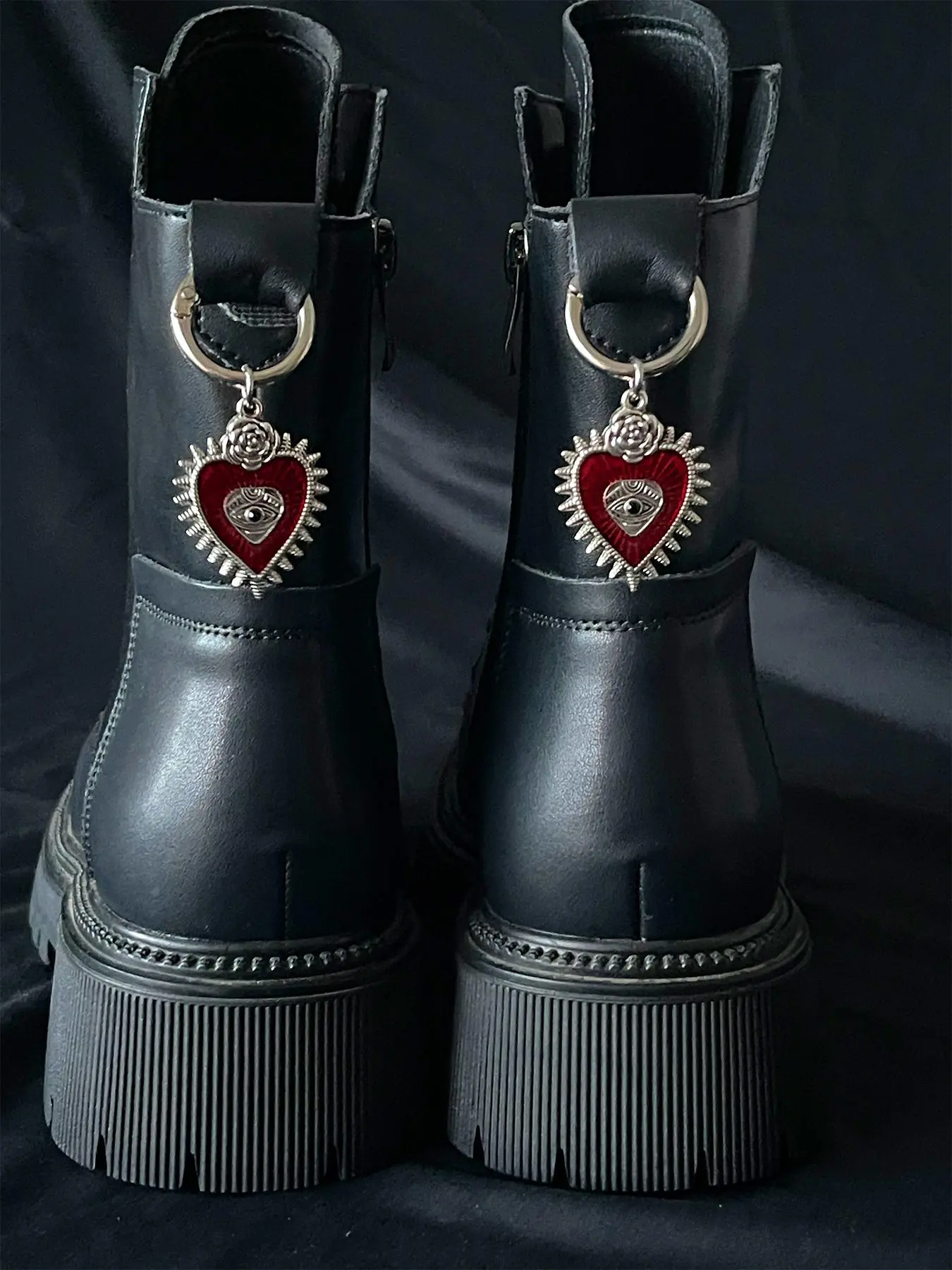 Punk Style Heart & Eye Design Shoes Charms, Decorative Charm, Fashionable Goth Biker Cowboy Shoes Decorations, DIY Detachable Shoes Accessories for Men & Women, Bling Shoe Charms, Shoe Charm Set