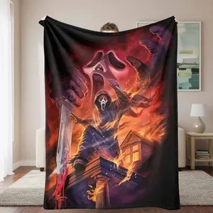 Horror Movie Flannel Blanket， Scream Ghostface Graphic Print， Ultra Soft & Warm， Lightweight & Cozy， Perfect for Halloween Season， Scary Movie Nights， Dorm Room Decoration， Gift for Horror Fans.