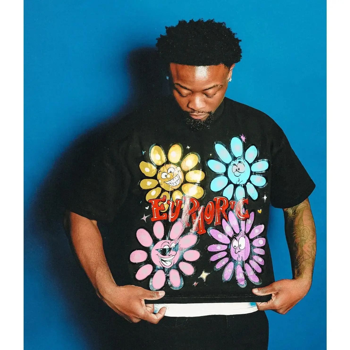"Euphoric Expression" Smiley Flower Graphic T-Shirt, Black Y2K Streetwear Tee, Casual Short Sleeve mcr good Gooner Eat Sleep Goon Repeat men funny charleston white tia kemp tshirt target bacon meme deo merch viral tiktok lover gift
