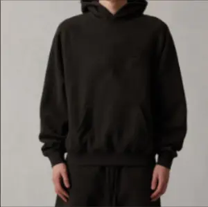 Fashionable, simple and loose-fitting hoodie
