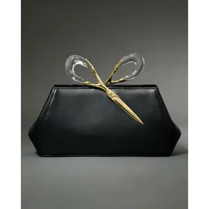 The Scissor Clutch- Black