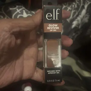 Product Review of Glow Reviver Lip Oil from P**s D**e