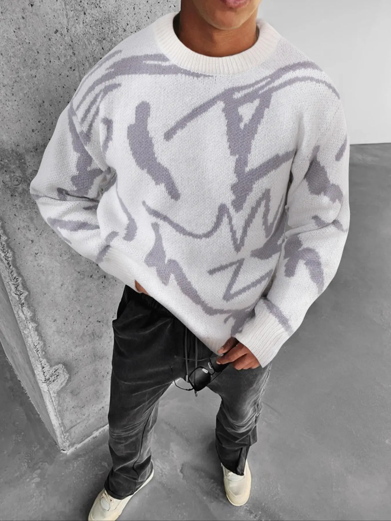 Men's Geometric Striped Print Drop-Shoulder Sweater Pullover, Casual Street Loose Comfy Long Sleeve Round Neck Jumper for Fall & Winter, Men's Knitwear for Daily Wear