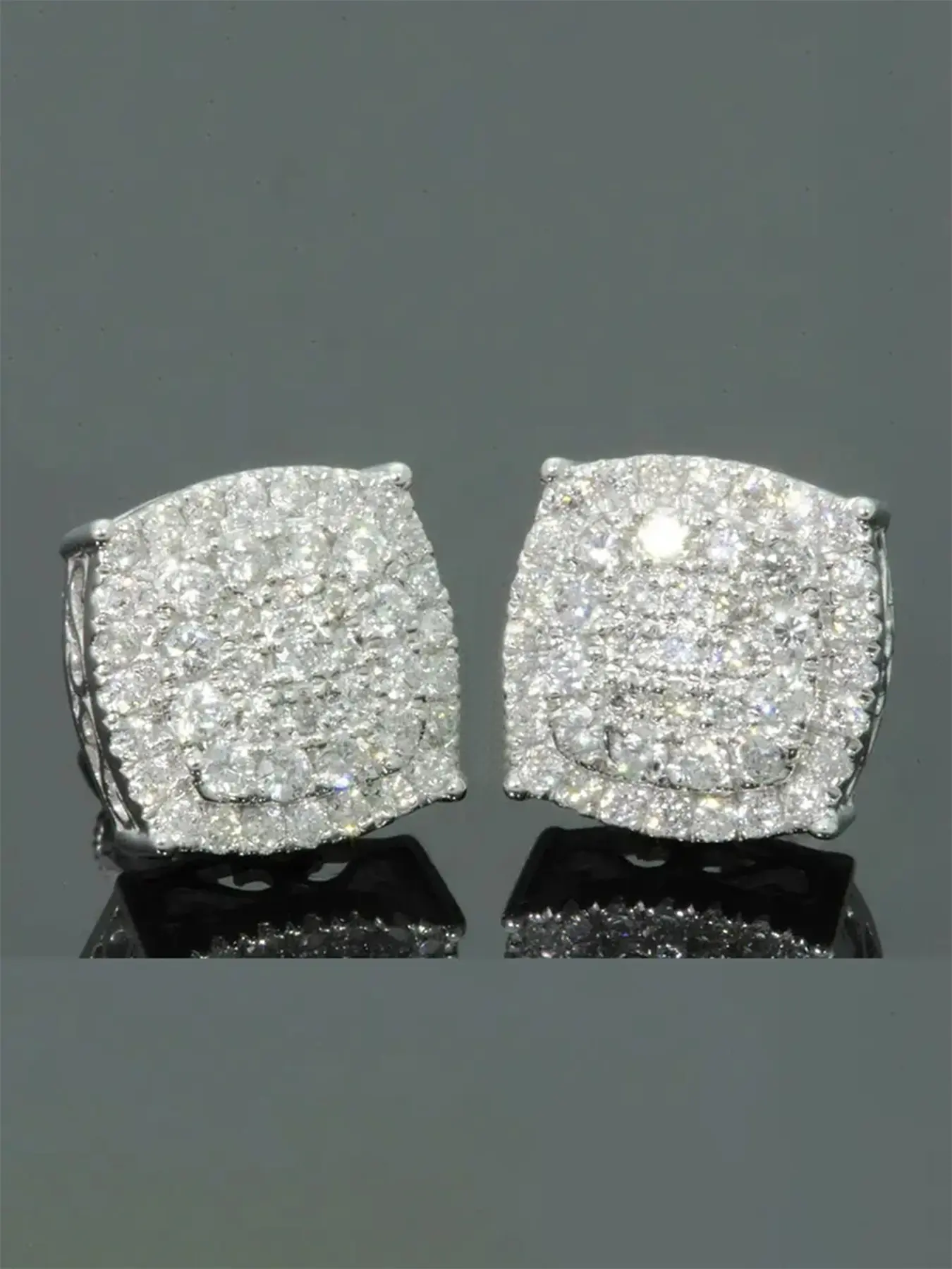 1 Pair Gorgeous Elegant Cubic Zirconia Stud Earrings For Women For Wedding Engagement Anniversary Party Jewelry Valentine's Day Gift Copper Inlaid Zircon Ear Studs High Quality Earrings Shining Earrings