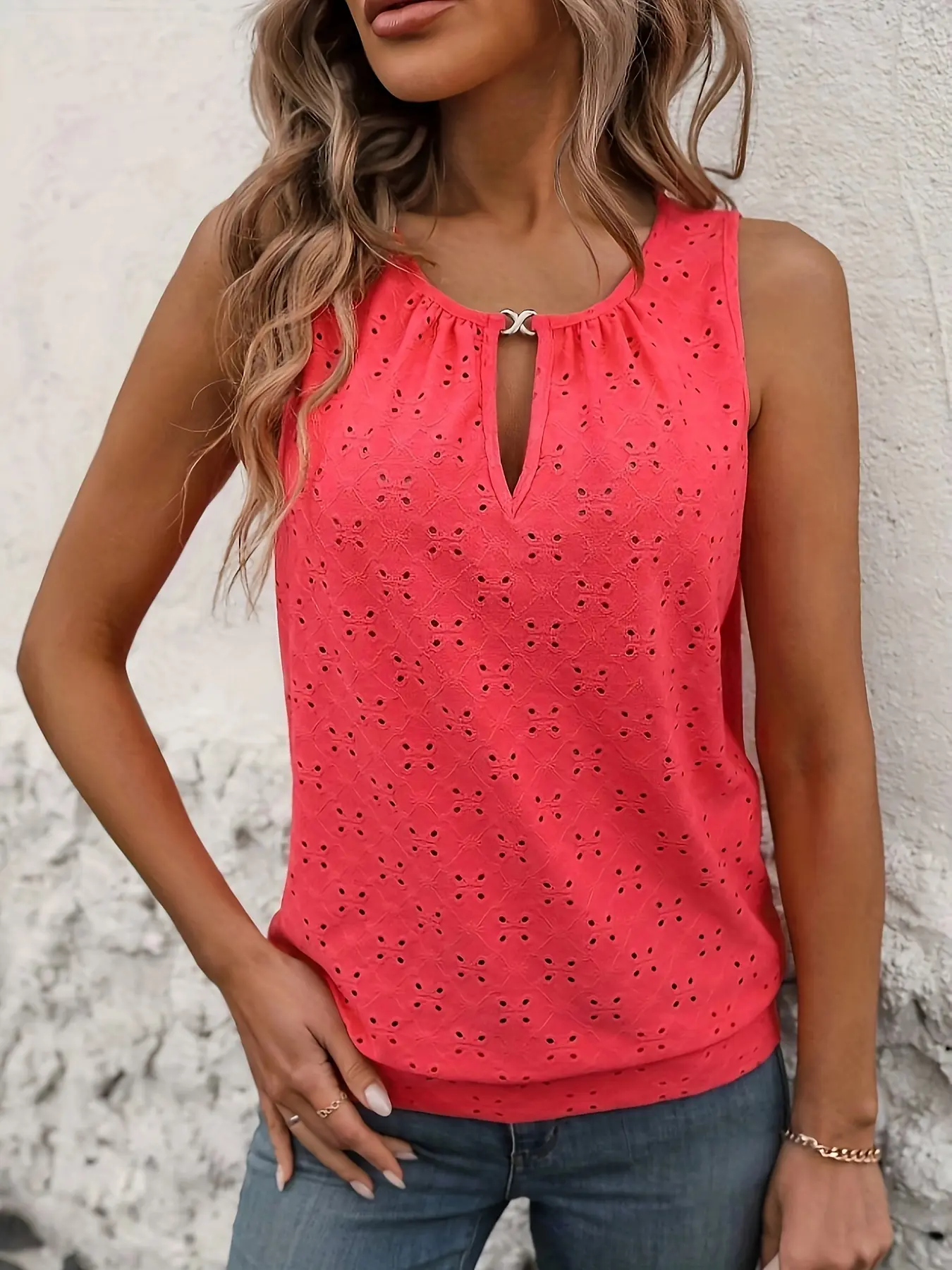 A women's rose-red metal-studded round-neck open-knit fabric breathable fitted pullover top Summer suitable for casual wear and versatile for both work and leisure Piece Womenswear