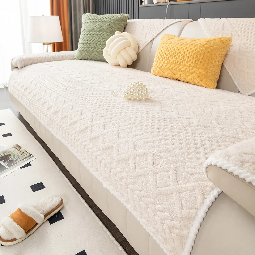One-Stop Comfortable Velvet Carving Sofa Settee, Sofa Cover, Sofa Slipcover, Skin-Friendly Warmth, Anti-Slip Dustproof, Pet Friendly
