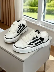 Vintage Thick Sole Canvas Shoes, Casual Low Top Flatform Sneakers, Patchwork Textile Upper, All Seasons Wear, Medium Width