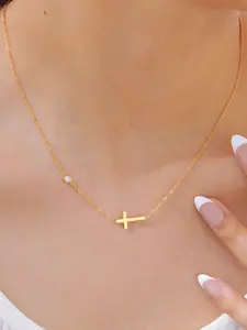 Minimalist side cross necklace with small zircon, light luxury gold thin chain choker, stainless steel women’s necklace, versatile for daily commute, perfect girlfriend gift