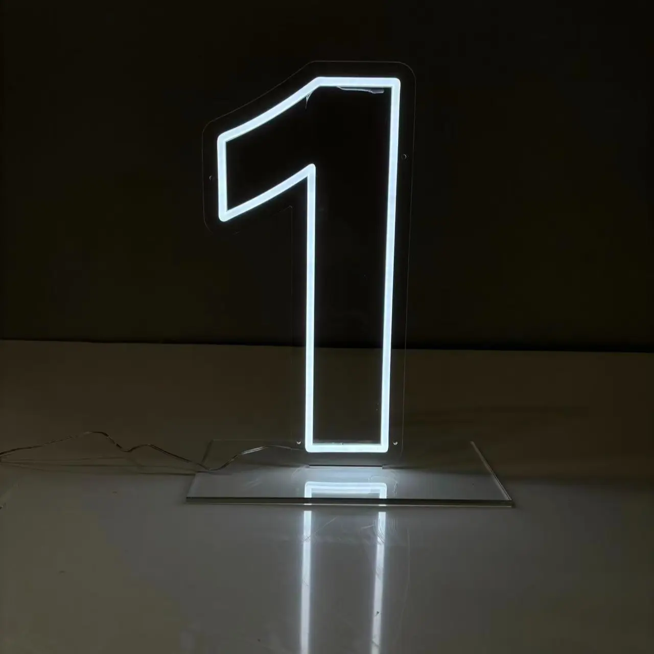 Number 1 LED Neon Sign - USB Battery Powered Cool White Adjustable Bright Light Sign, Low Voltage Indoor Lighting, Enhances Visibility for Kids Bedroom Night Light, Event Spaces Decor