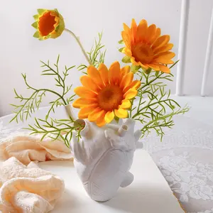 Creative Heart Resin Vase, Clear Texture Dry Flower Container, Desktop Decoration, Home Decor Craft, Ideal for Living Room & Bedroom