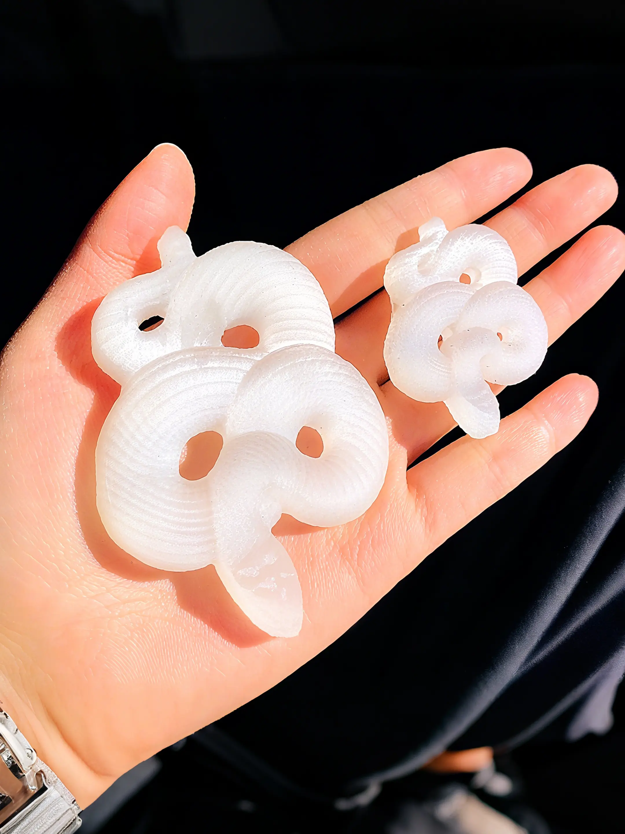 Natural Selenite Crystal Snake Carved piece, Crystal Carvings, Transparent Selenite Ornaments, Animal Home Decor Gift, Meditation & Cleansing Tool, crystal decorative ornaments, suitable for crystal enthusiasts and collectors, and witches.