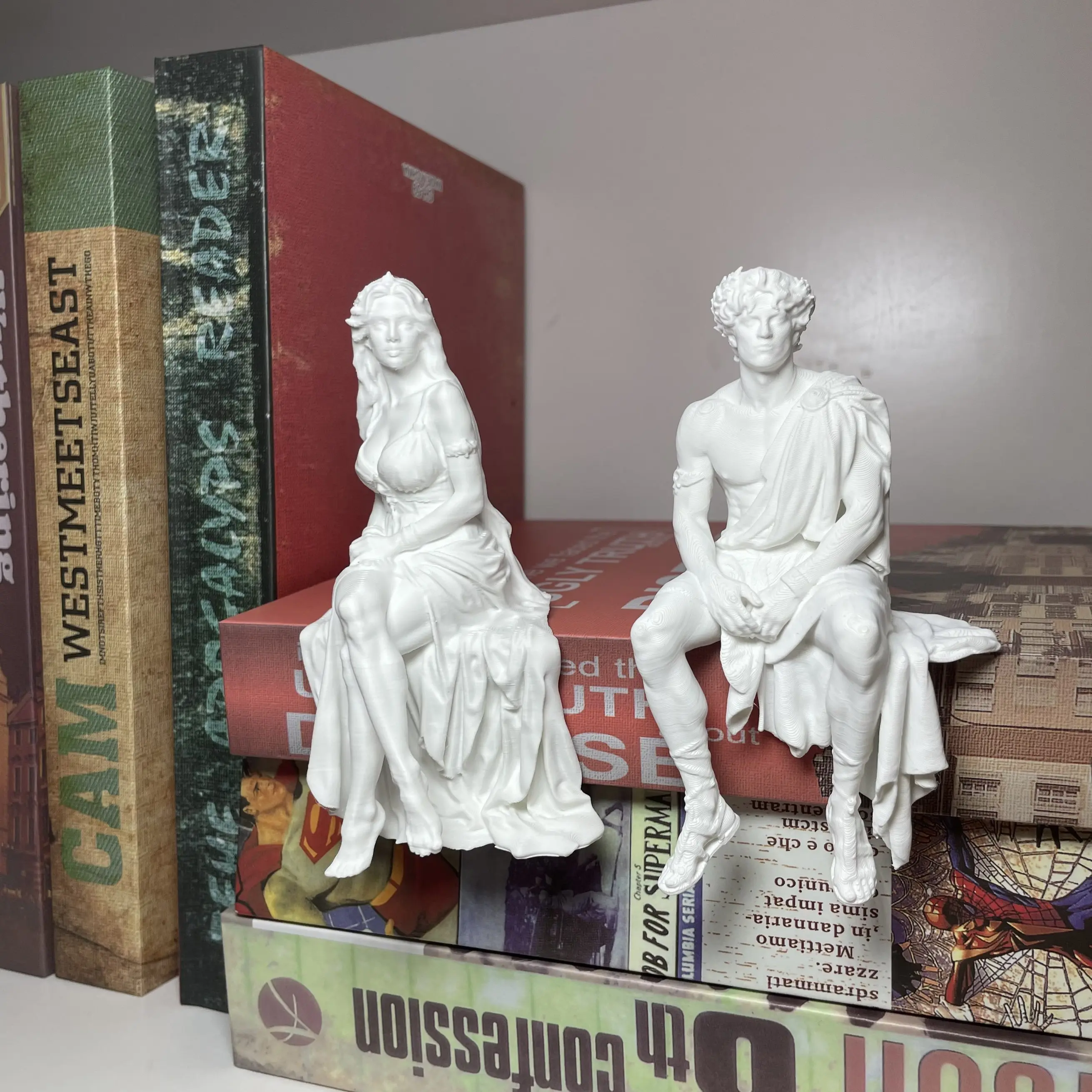 Greek Mythology Couple Sitting Statue – Ancient Greek God Goddess Figurine, Romantic Fantasy Resin Sculpture, Vintage Roman Style Bookshelf Decor, Classical Art Desktop Ornament, Elegant Home Display Collectible Gift