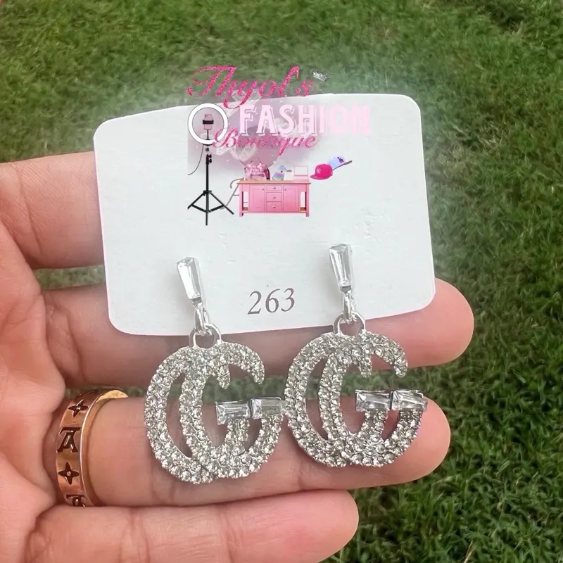 Thyra's Fashion Boutique Stunning Earrings Model 263 Sparkling Design Jewelry Accessory