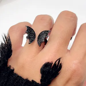 Black bat ring| Bat wings jewelry| Dainty goth ring| Alt jewelry| Fantasy ring| Vampire jewelry| Fairy grunge jewelry| Witchy rings