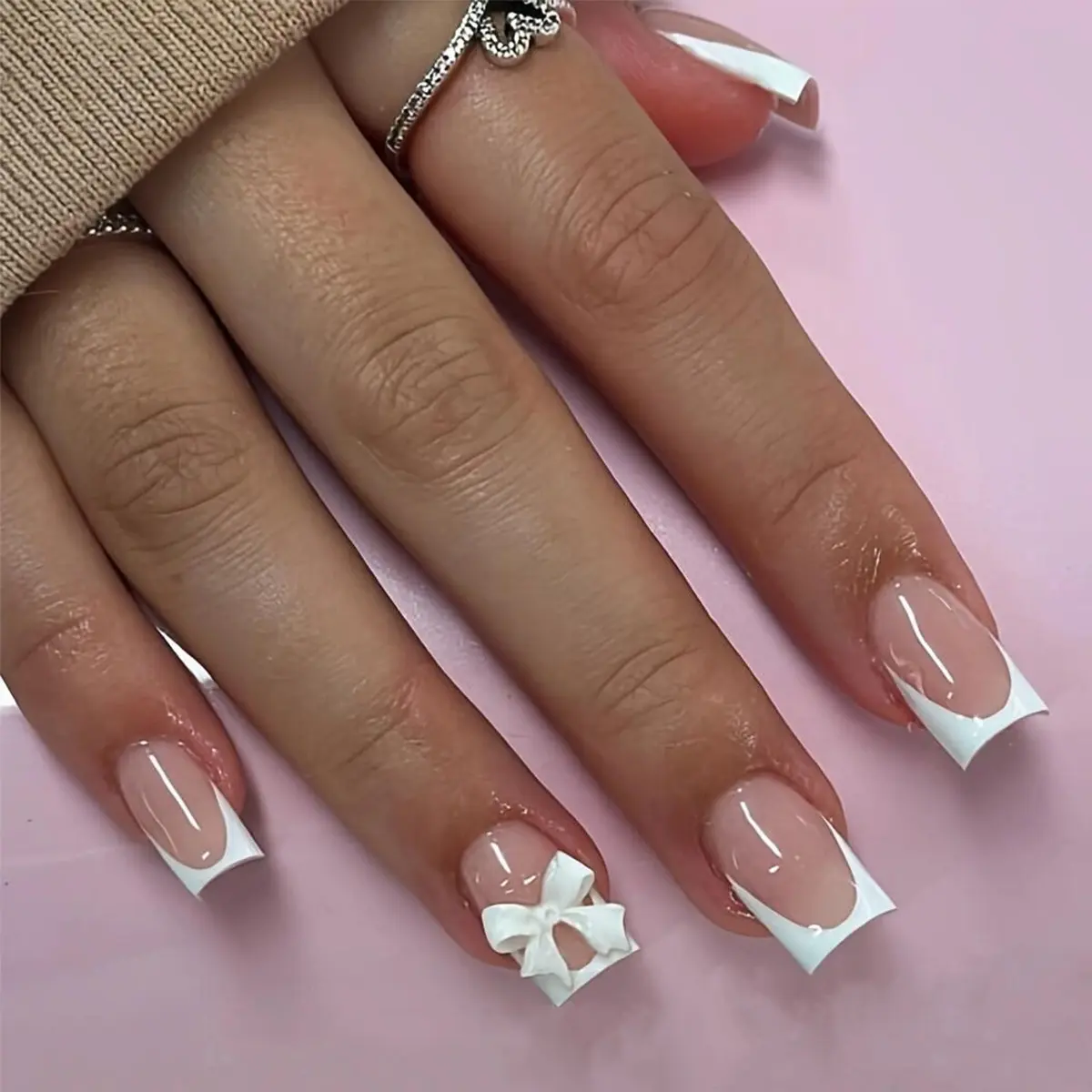 24pcs Press-On Nails Set, Nude French Bow Medium Square Shape Fake Nails, Includes Jelly Glue & File, Easy-To-Wear Nail Art Kit, False Nail Kits