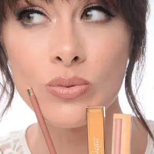 The Perfect Pout: Latte Lip Combo with Moisturizing Formula