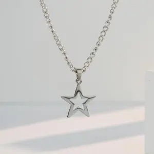 Titanium Star Necklace for Y2K Style, Durable and Lightweight with Unique Star Pendant for Trendy Fashion Looks Minimalist Chain