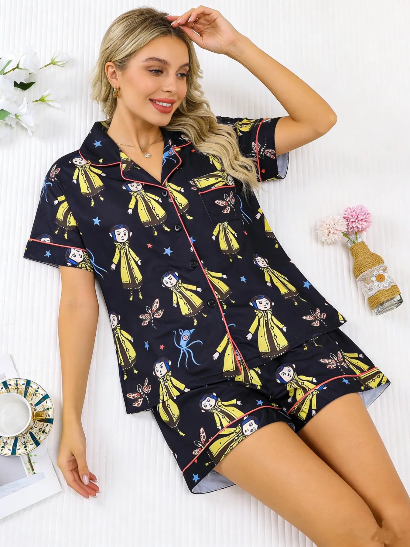 Women's Halloween Print Lapel Short Sleeve Shorts Pajama Set, Pajamas Lounge Set, Pajama Lounge Sets, Sleepwear Ensemble, Collared Sleepwear, Comfortable Homewear Loungewear for Ladies, Pjs, Pyjamas, Cartoon Print Sleepwear