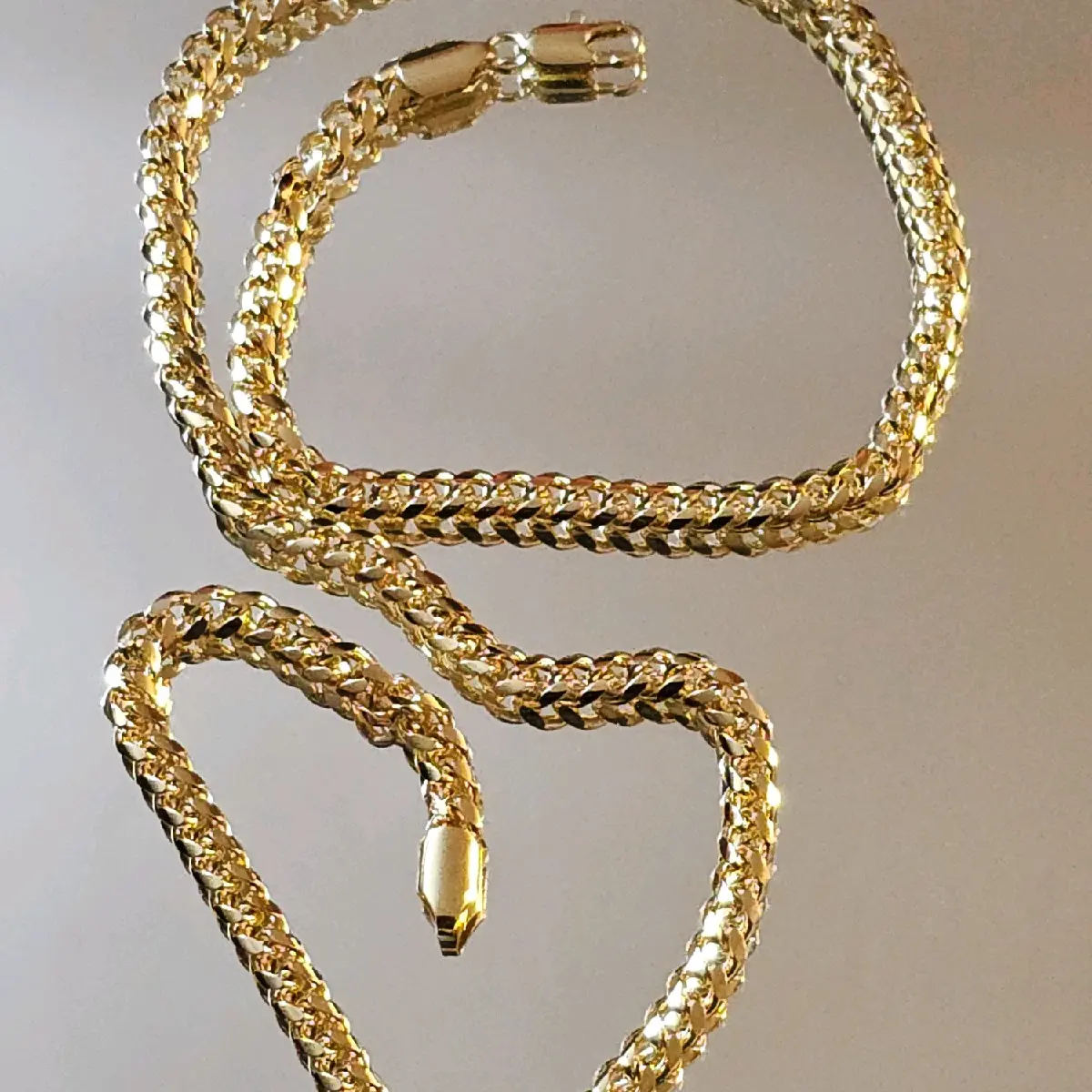 6mm 24" 14 Karat Gold Plated Cuban Link Style Chain for Unisex Not a water resistant