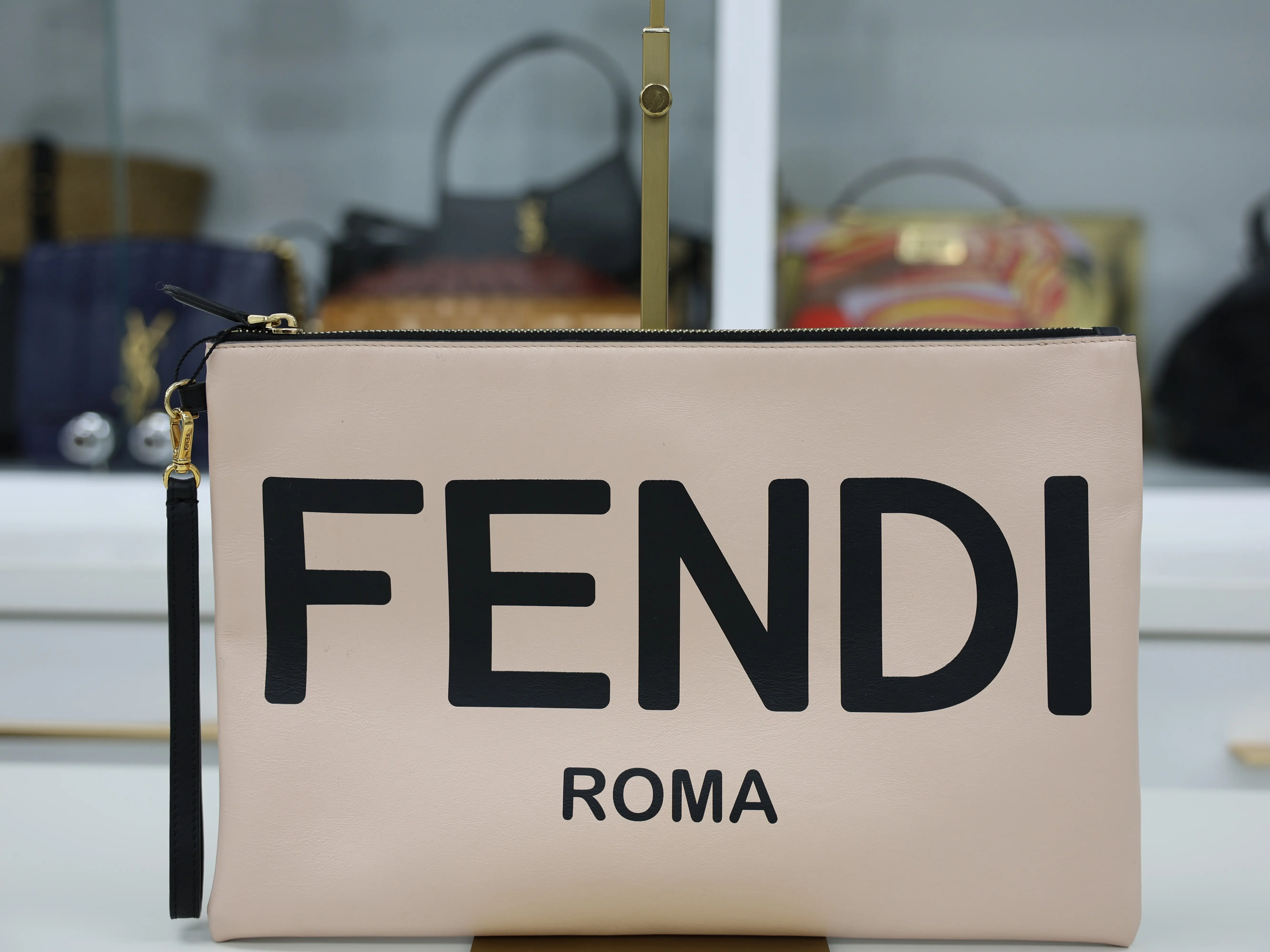 Pre-owned FENDI LEATHER Clutches & Wristlets CLUTCH HANDBAG