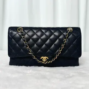 Pre-owned CHANEL Classic Flap Medium Black Caviar Gold Hardware 2011 wll