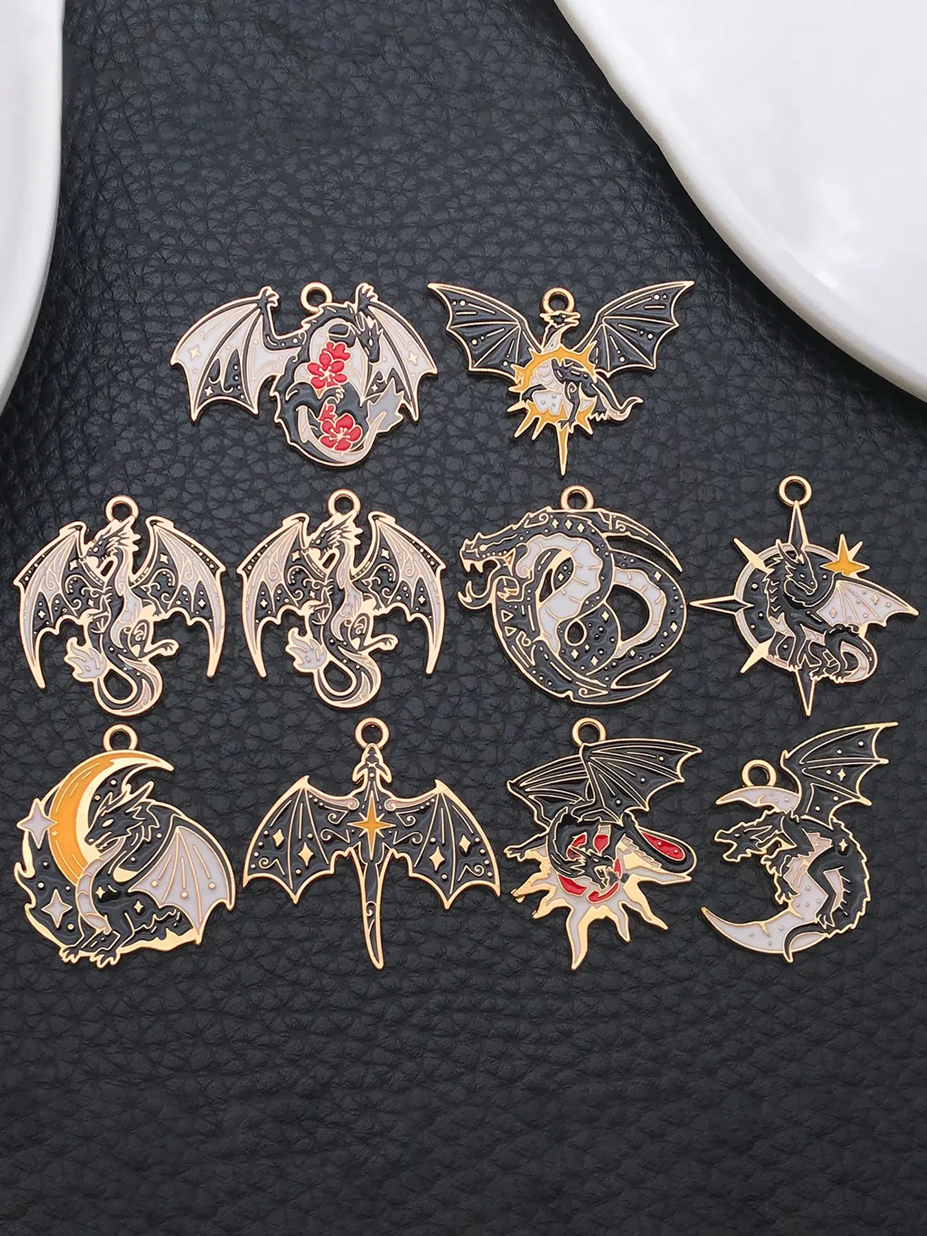 10pcs Alloy enamel black Gothic style animal flying dragon fox series Pendant Jewelry Making DIY Keychain Earrings Pendant Various Design Charms Charm Accessory for Jewelry Making Bracelets Necklace Diy With Charms Diy Jewelry Decoration