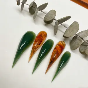 Handmade Glossy Nail Tips Art, Salon Quality Acrylic, Dragon Claw Shape, Medium Length, Amber Ombre, High Transparency, Short Nails, Single Piece