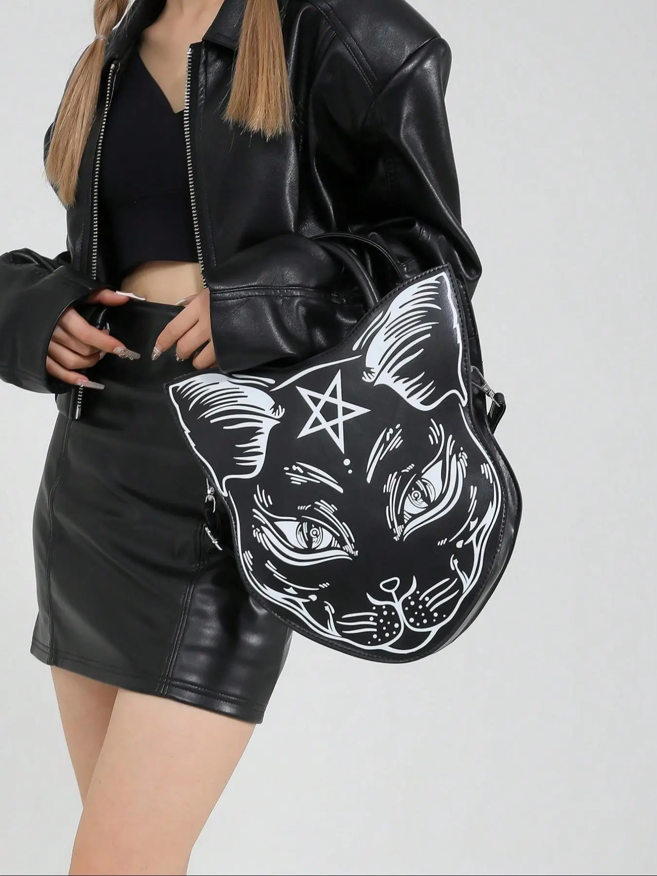 Fashionable and uniquely designed women's bag with cartoon animal patterns, Handbag Shoulder Purse, Fashionable Patterned Bag, perfect for holidays, vacations, shopping, outdoor activities, parties, and other occasions. It is a fun and novel gift choice.
