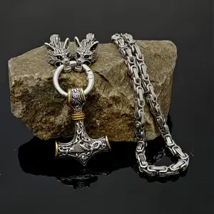 1pcs Men's Exquisite Vintage Wolf Head Necklace, Stainless Steel Nordic Viking Hammer Amulet Jewelry Necklace Gift, This exquisite accessory can easily enhance your look.