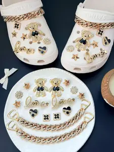 16 Piece Hole Shoe Buckle Set Rose Gold Rhinestone Teddy Bear Love Chain Design Luxury Style Hole Shoes Decoration Accessories Shoe Charms Teddy Bear Motifs Shoe Embellishment Set