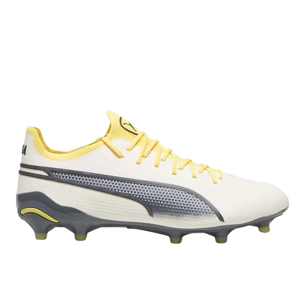 PUMA Mens King Ultimate Soccer Cleats - Off White PUMA Mens King Ultimate Soccer Cleats - Off White