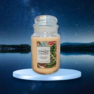 Yankee Candle 22oz Scented Jar Candle for Festive Home Decor and Aromatic Ambiance Room Filling Fragrance