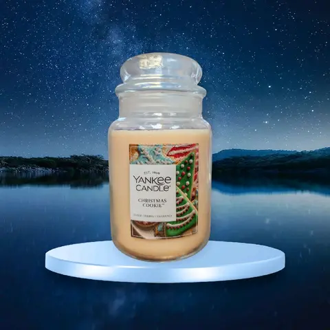 Yankee Candle 22oz Scented Jar Candle for Festive Home Decor and Aromatic Ambiance Room Filling Fragrance