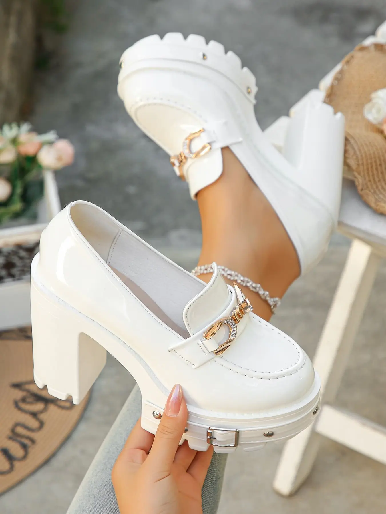 Women's Minimalist Patent Chunky Platform Heeled Loafers, Platform Block Heel with Metal Buckle, Lug Sole Shoes for Office, Daily Wear, Commute, Versatile Height-Boosting Footwear